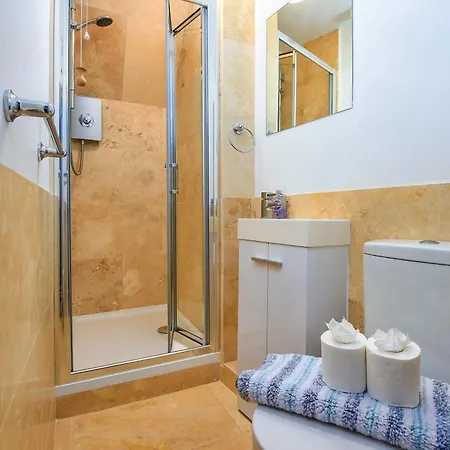 Finest Retreats - Ukulele Apartment