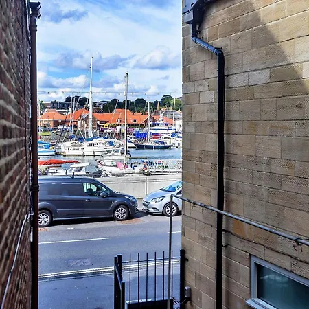 Finest Retreats - Ukulele * Whitby