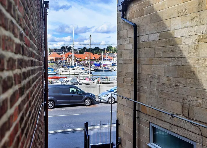 Finest Retreats - Ukulele * Whitby