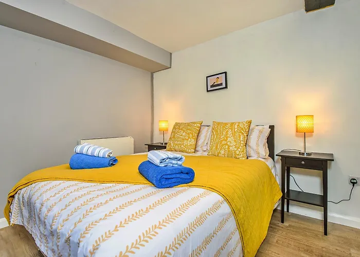 Finest Retreats - Ukulele Whitby